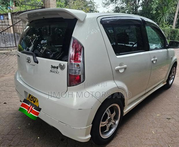 Toyota Passo 2004 White