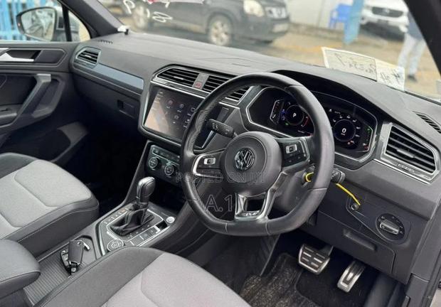 Volkswagen Tiguan 2019 Gray