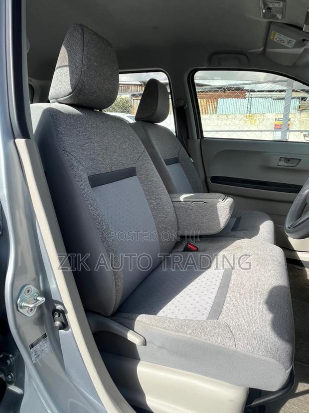 Toyota Passo 2019 Silver