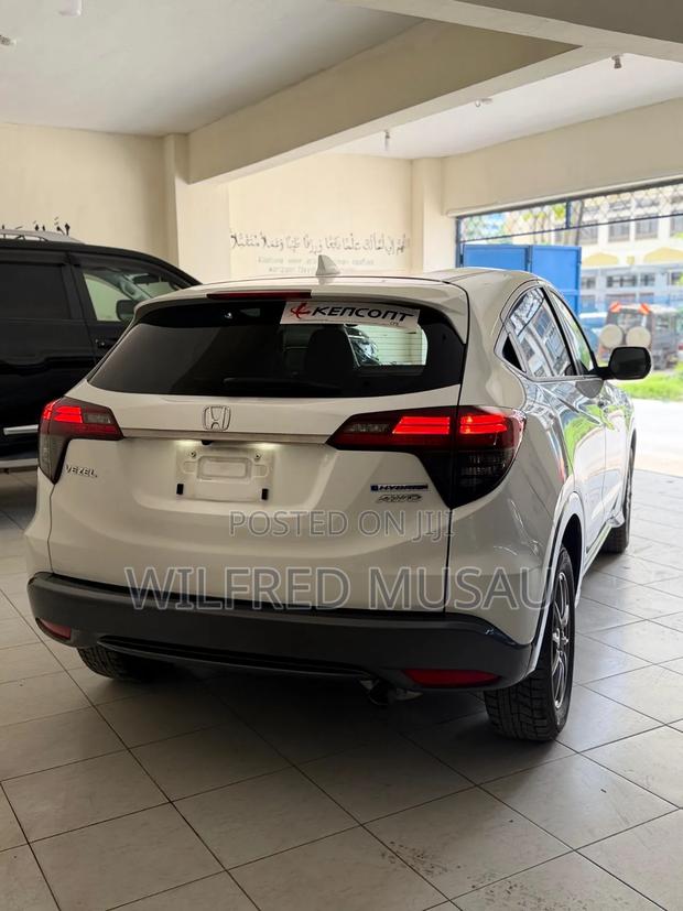 Honda Vezel 1.5 Hybrid 4WD 2019 White