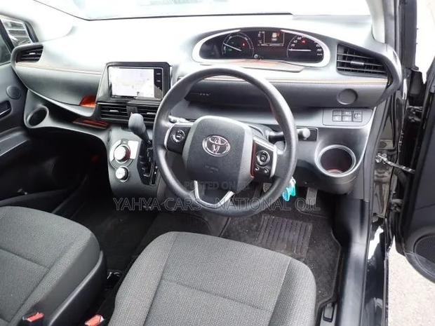 Toyota Sienta 2020 Black
