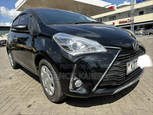 Toyota Vitz 2017 Black