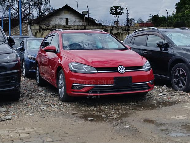 Volkswagen Golf 1.4T S FWD 2019 Maroon