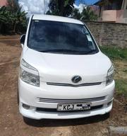 Toyota Voxy 2009 White for sale