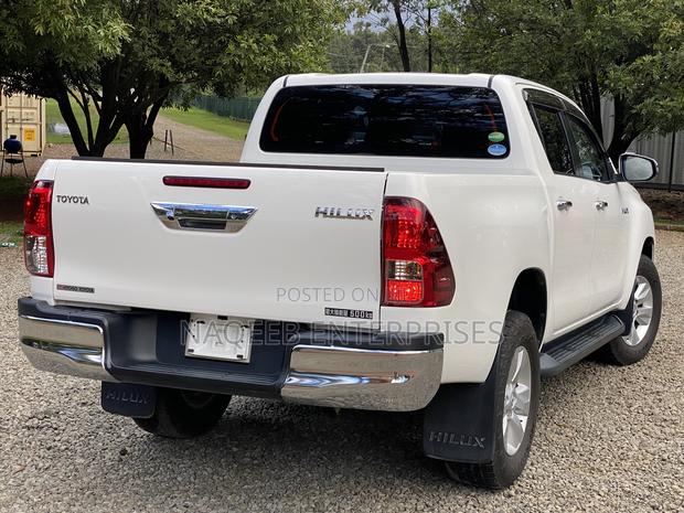 Toyota Hilux Revo Double Cab Deisel 2.4 AWD 2019 White