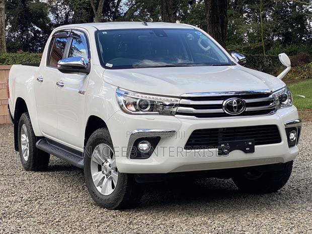Toyota Hilux Revo Double Cab Deisel 2.4 AWD 2019 White