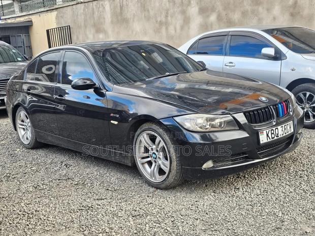 BMW 320i Sedan RWD 2007 Black