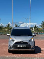 Toyota Sienta 1.5 FWD 2017 Pearl for sale