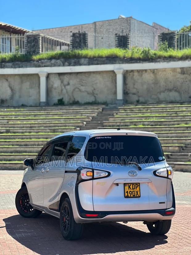 Toyota Sienta 1.5 FWD 2017 Pearl