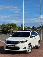 Toyota Harrier 2015 Pearl for sale