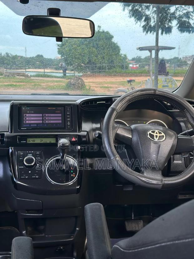 Toyota Wish 2013 Black