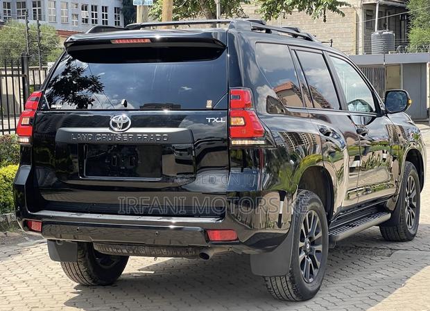 Toyota Land Cruiser Prado 2.8 2023 Black