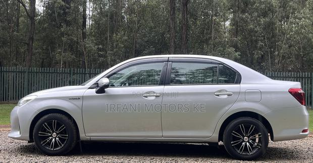 Toyota Axio 1.5 Hybrid G 2WD 2019 Silver