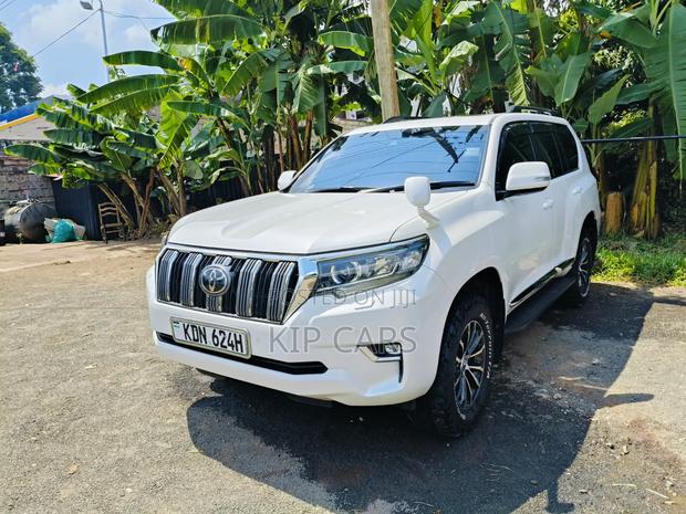 Toyota Land Cruiser Prado 2.8 2018 White
