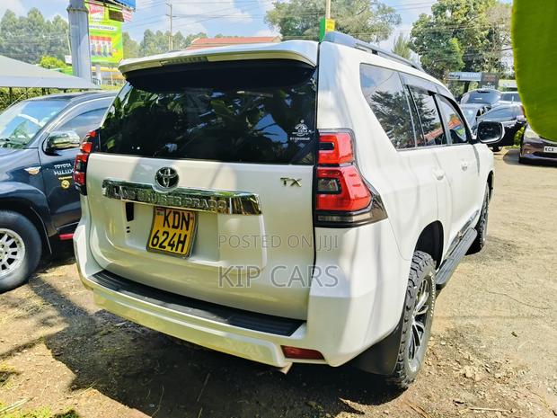 Toyota Land Cruiser Prado 2.8 2018 White