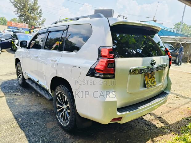 Toyota Land Cruiser Prado 2.8 2018 White