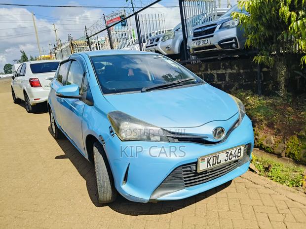 Toyota Vitz 1.0 FWD 5dr 2015 Blue