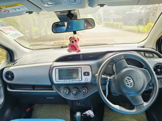 Toyota Vitz 1.0 FWD 5dr 2015 Blue