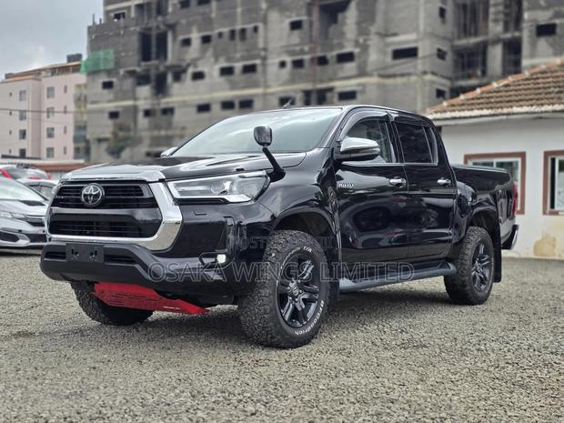 Toyota Hilux 2021 Black