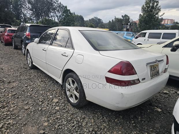 Toyota Mark II 2002 White