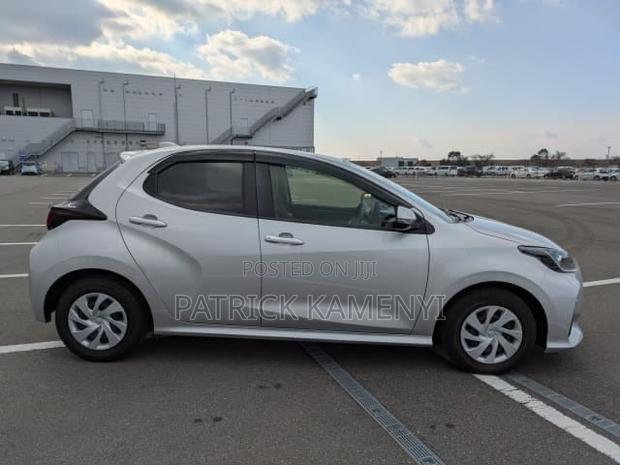 Toyota Yaris 2020 Silver