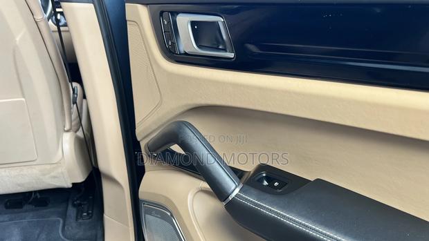 Porsche Cayenne 2019 Gray