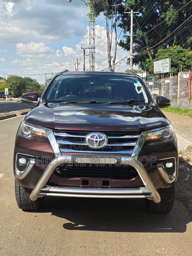 Toyota Fortuner 2019 Maroon