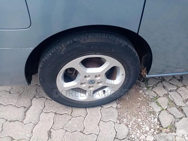 Nissan Serena 2013 Blue
