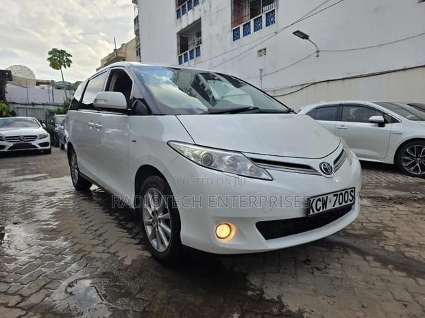 Toyota Estima 2012 White