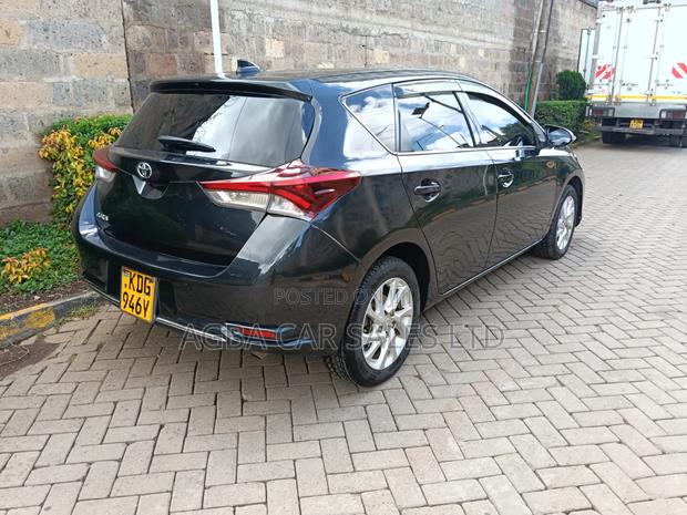 Toyota Auris 2015 Black