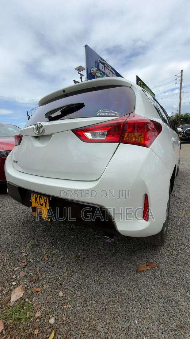 Toyota Auris 2013 White
