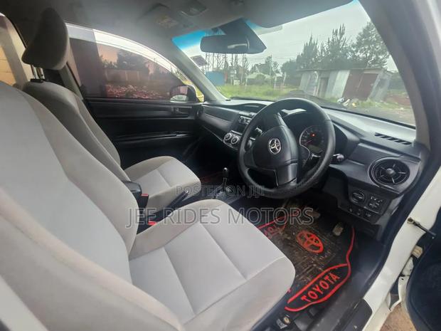 Toyota Axio 1.5 G 2WD 2016 White