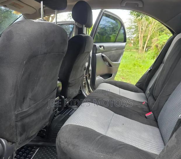 Toyota Avensis 2.0 D-4D 2006 Silver