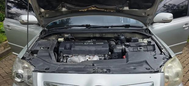 Toyota Avensis 2.0 D-4D 2006 Silver