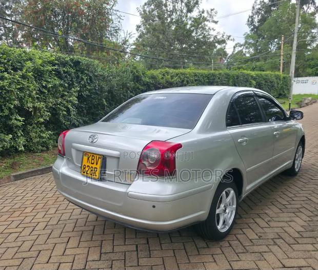 Toyota Avensis 2.0 D-4D 2006 Silver