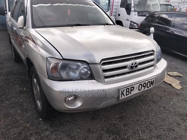 Toyota Kluger 2004 Silver