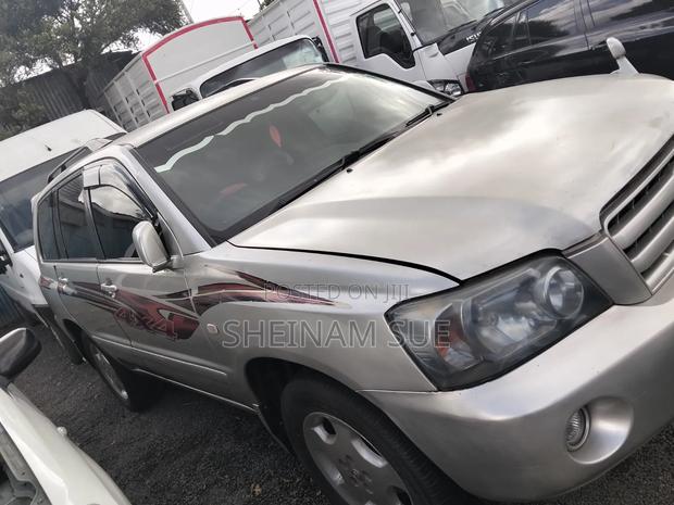 Toyota Kluger 2004 Silver