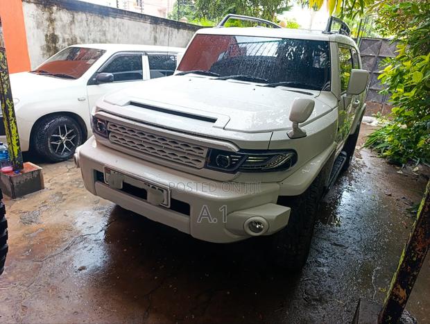 Toyota FJ Cruiser 2018 White