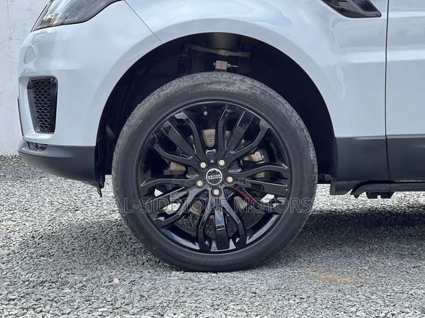 Land Rover Range Rover 3.0L V6 Turbocharged Diesel Td6 2019 White