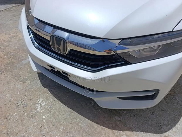 Honda Fit Shuttle 1.5 Hybrid 2WD 2019 Pearl