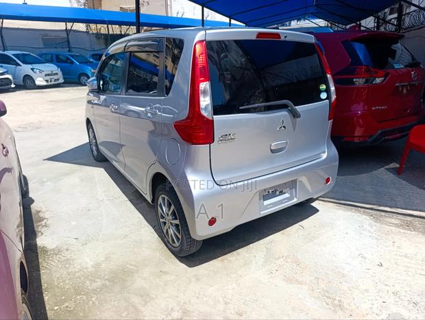 Mitsubishi EK Wagon 660 FWD 2019 Silver
