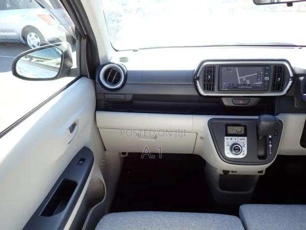 Daihatsu Boon 2019 Silver