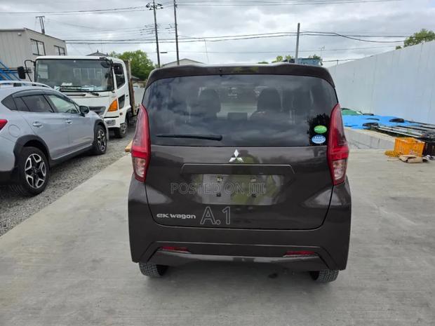 Mitsubishi EK Wagon 660 FWD 2019 Brown