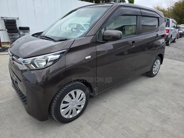 Mitsubishi EK Wagon 660 FWD 2019 Brown