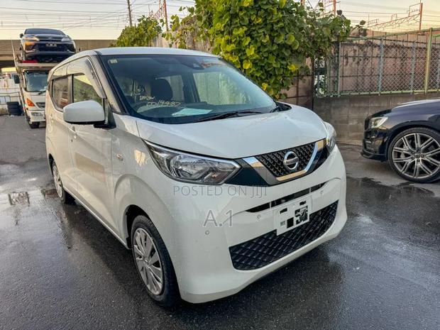 Nissan Dayz 2019 Off white