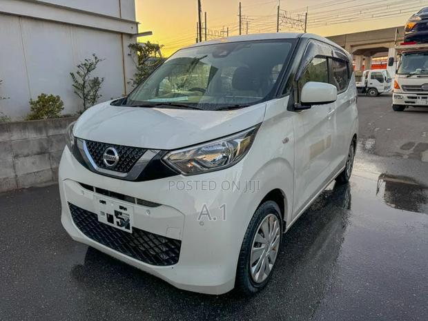Nissan Dayz 2019 Off white