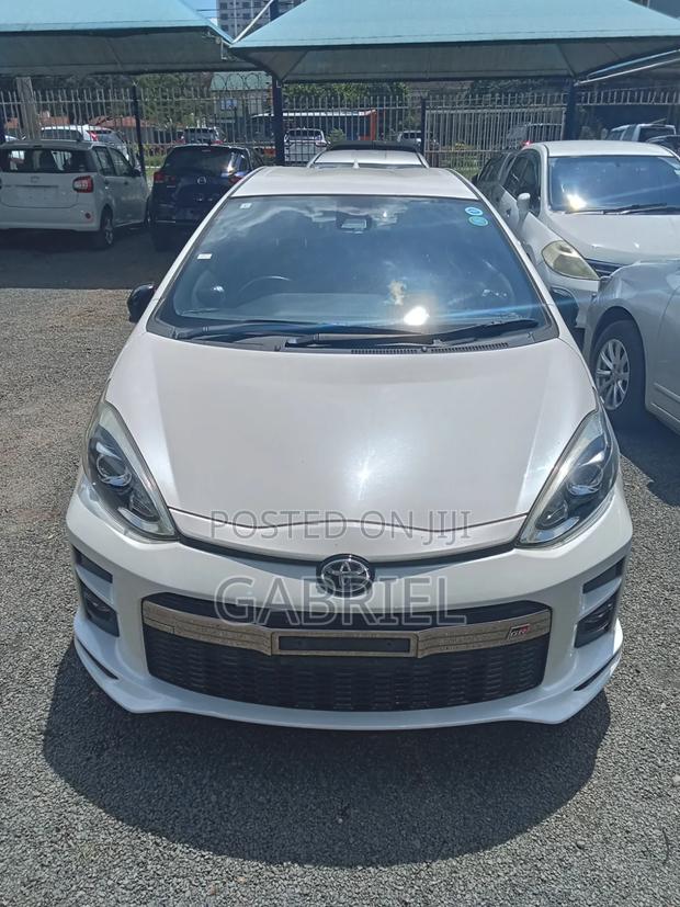 Toyota Aqua 2019 White