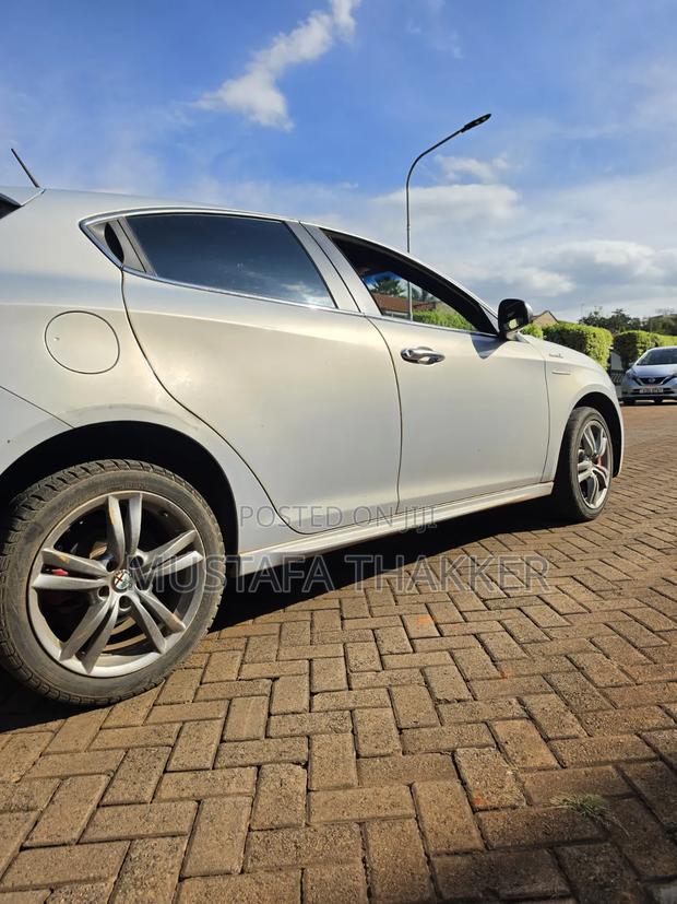 Alfa Romeo Giulietta 2012 Silver
