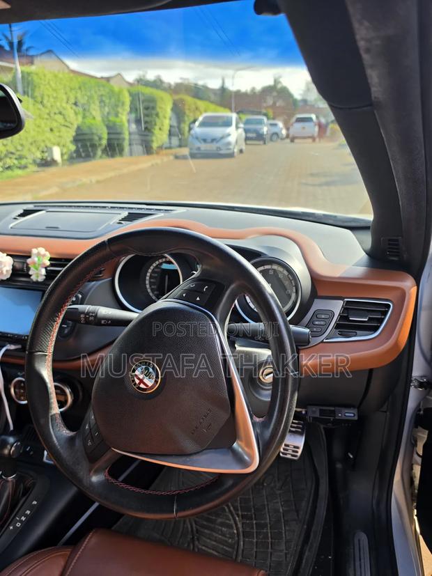 Alfa Romeo Giulietta 2012 Silver
