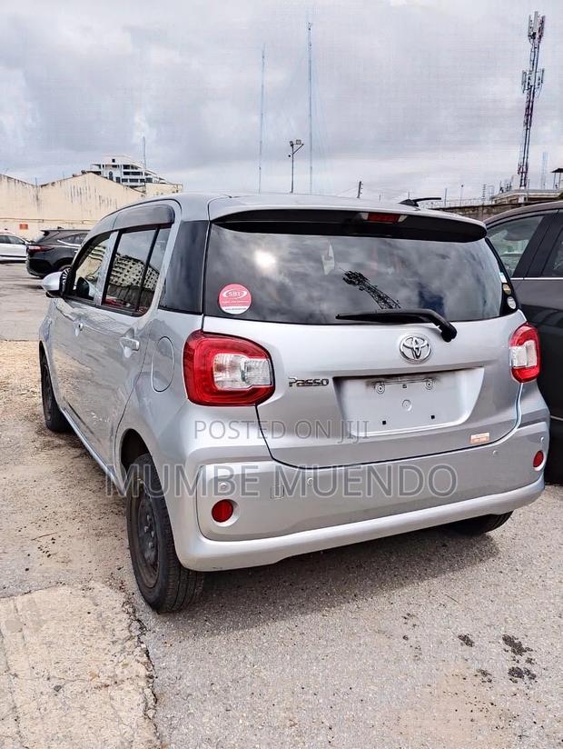 Toyota Passo 1.0 FWD 2020 Silver